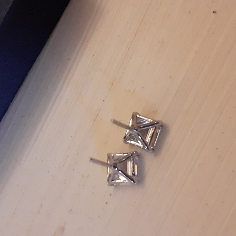 ASSCHER CUT MOISSANITE STUDS NWOT reposhing - Picture 2 of 7